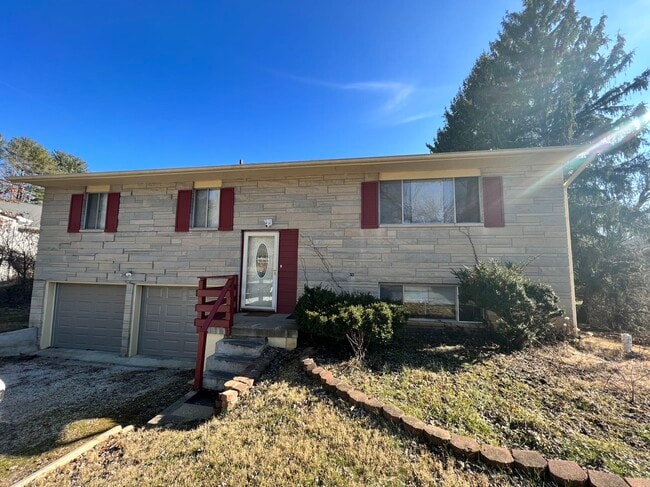 Building Photo - 4244 E Stephens Dr