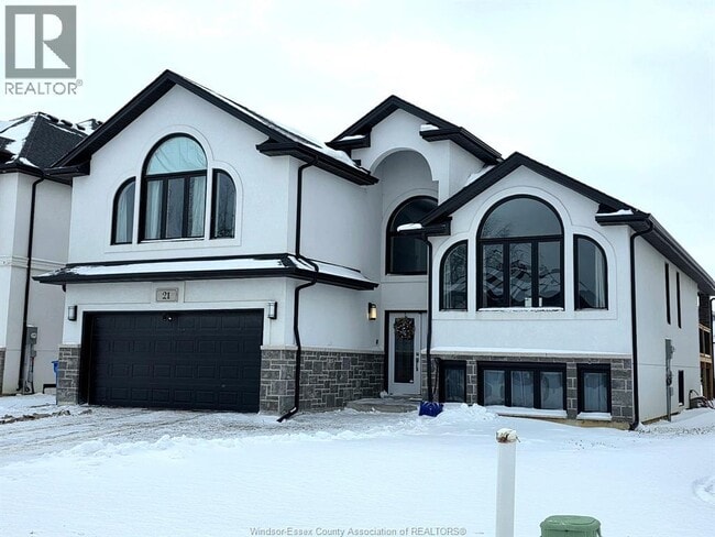 Photo - 21 Noble CRT