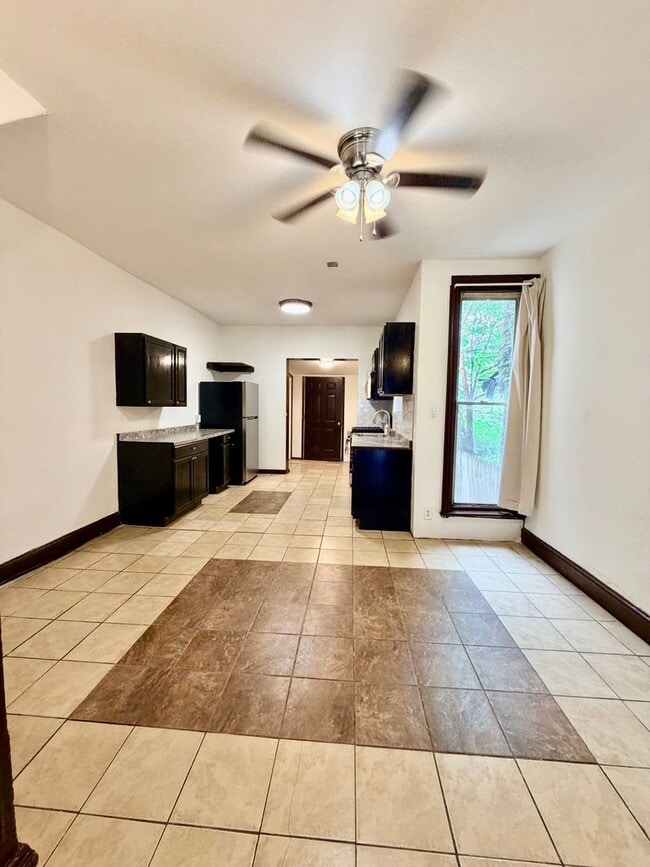 Photo - 5232 Heston St