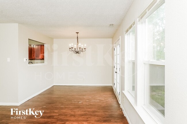1181 Kenwood Dr