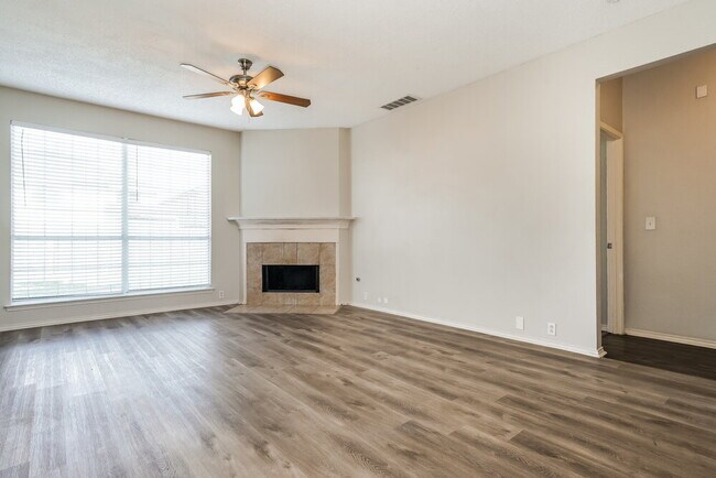 Photo - 3000 Vicksburg Ln