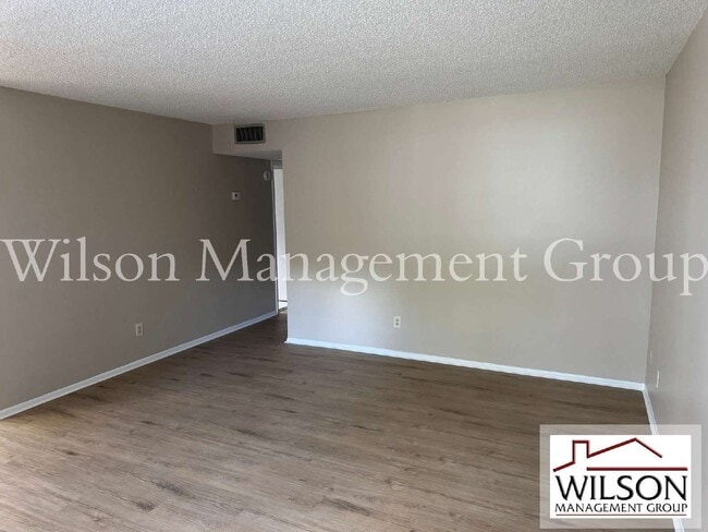 Photo - 2365 Oak Park Way