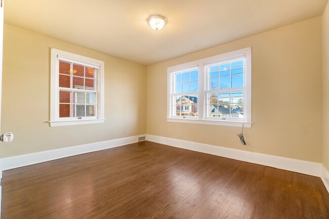 Photo - 920 N Market St Unidad 2