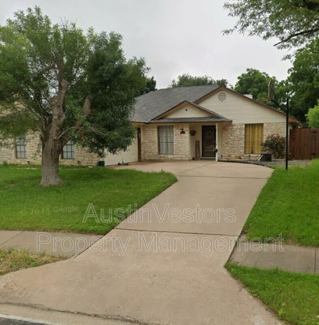 Photo - 2011 Crystal Shore Dr House