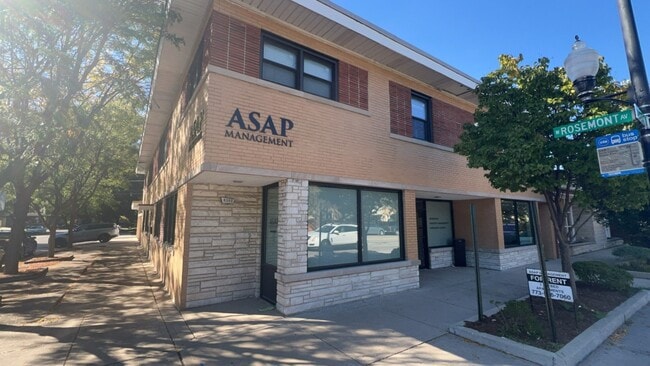 Photo - 6304 N Cicero Ave Apartment Unit 2