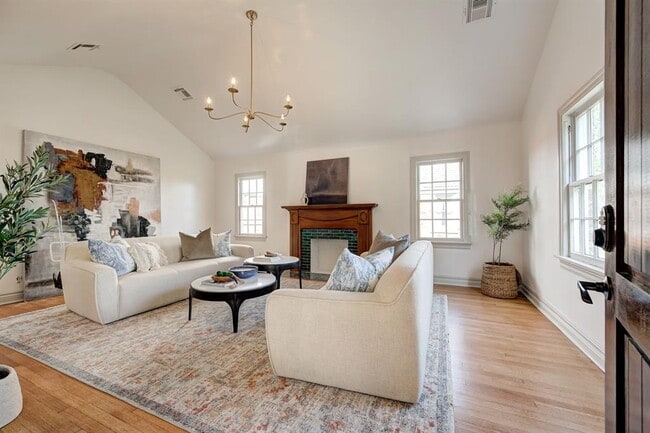 Photo - 2324 NW 28th St