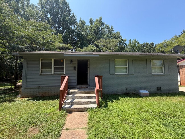 Photo - Room in House on Longleaf Dr