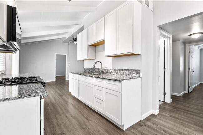 Photo - 9030 Heather Ave