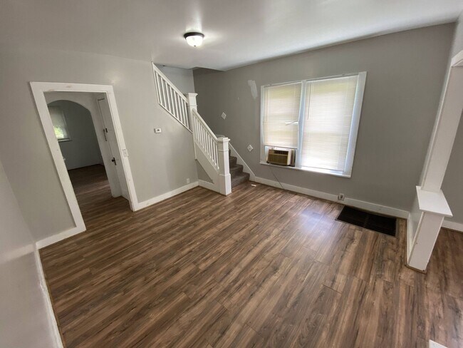 Photo - 1023-1025 Clover St Unit 1025