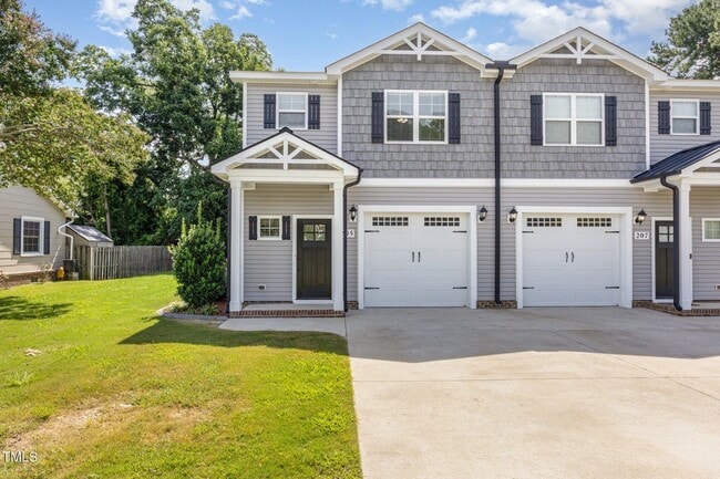 Photo - 205 S Walnut St