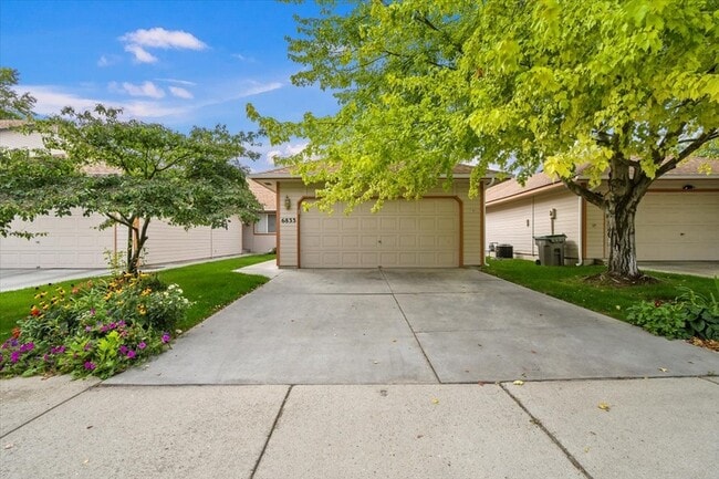 Building Photo - 6833 W Russett St