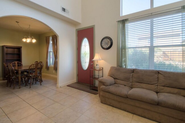 Photo - 1504 E Helen Way