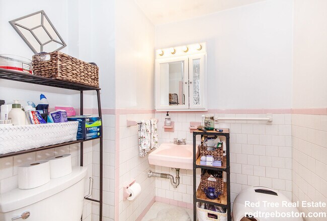 Photo - 39 Charles St