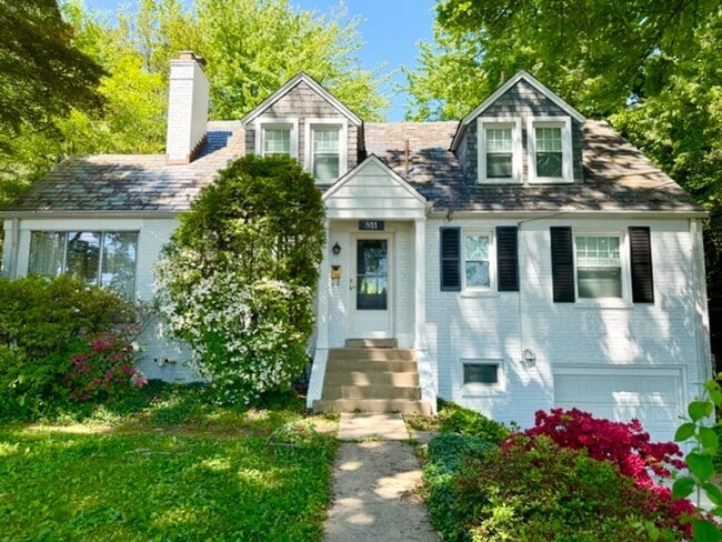 Photo - 811 Forest Glen Rd