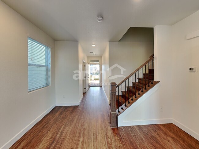 Photo - 1478 Garden Swing Ave