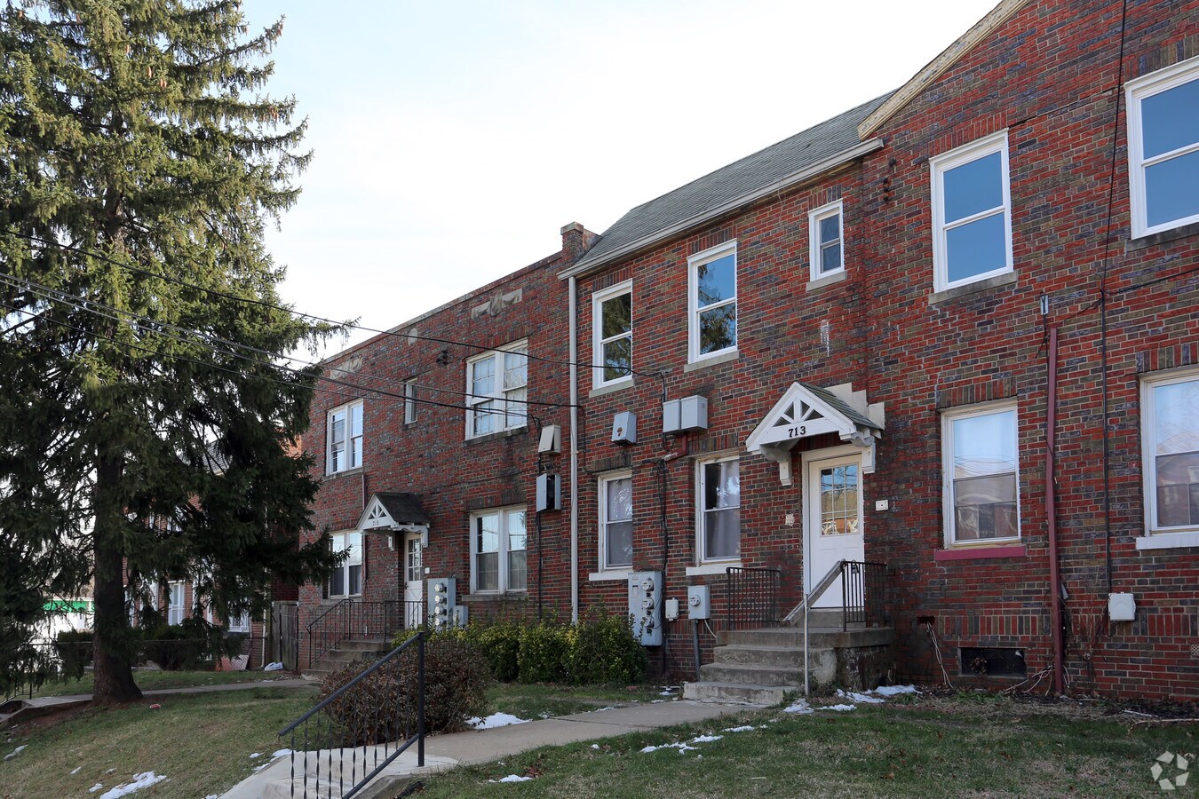 Photo - 713-715 Irving St NE