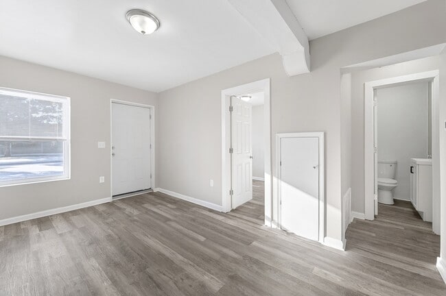 Photo - 6735 Ford Ave