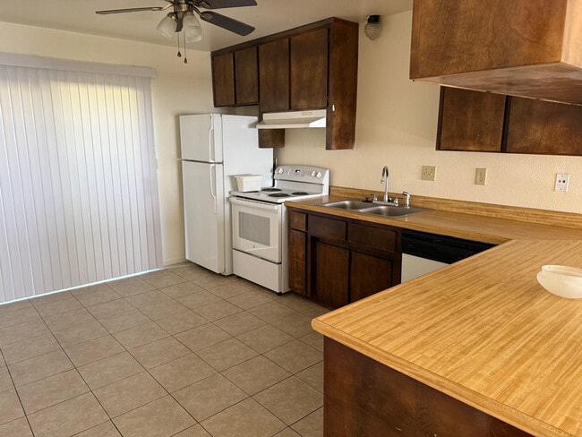 Building Photo - 310 Center St Unit G Rental