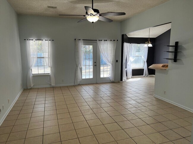 Photo - Beautiful 3BR/2BA Home Minutes from Kings Bay Naval Submarine Base!