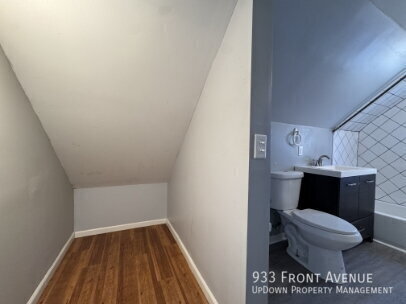 Photo - 933 Front Ave