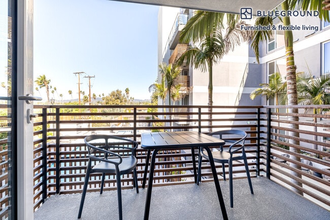 Photo - 12035 Wilshire Blvd Unidad SI FL4-ID421