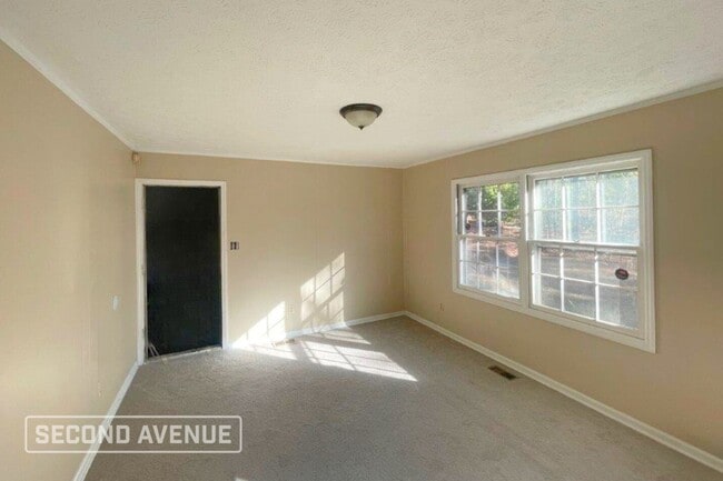 Photo - 4407 Golden Rd