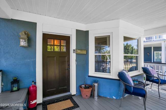 Photo - 610 4th Ave