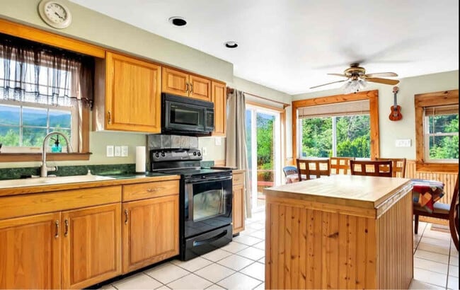 Photo - 2101 State Hwy 9N