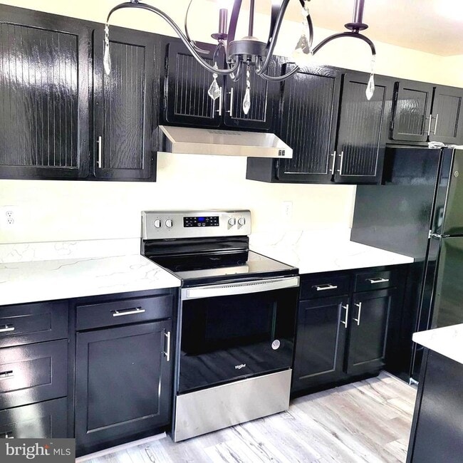 Photo - 1126 Barnaby Terrace SE