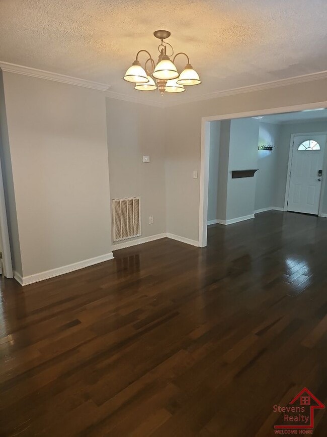 Photo - 2412 Chapel Ave