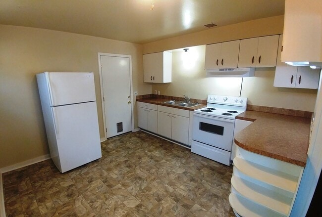 Photo - Bright two bedroom Home with a Covered Back Deck