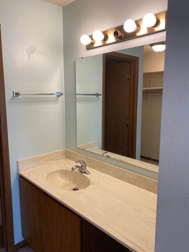 Photo - 2BR 2bath condo in beautiful Melrose On Th...