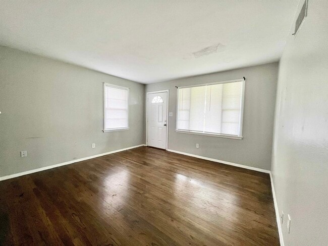 Photo - 424 Stoneham Rd