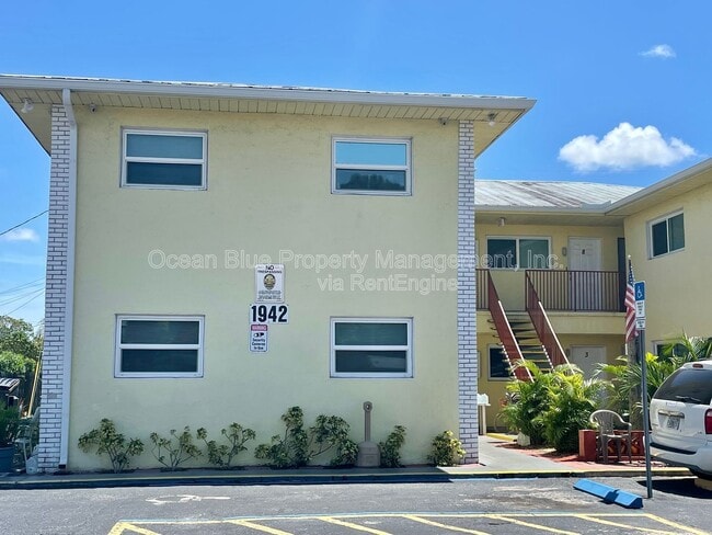 Building Photo - 1942 Passaic Ave Unit 1