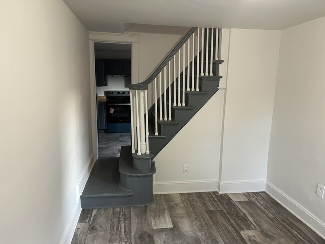 Photo - 625 Merchant St