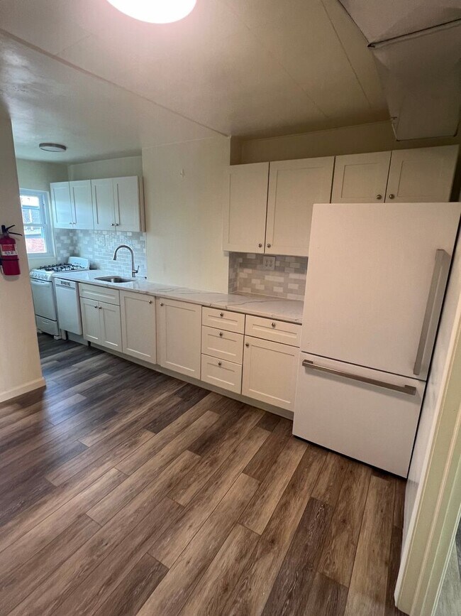 364 Oakland Ave Unit 2