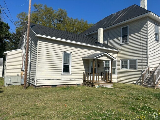 Building Photo - 309 E Bay St Rental