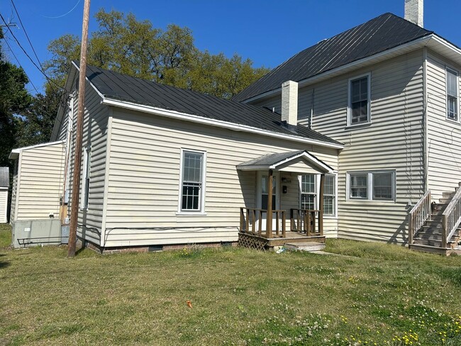 Photo - 309 E Bay St House