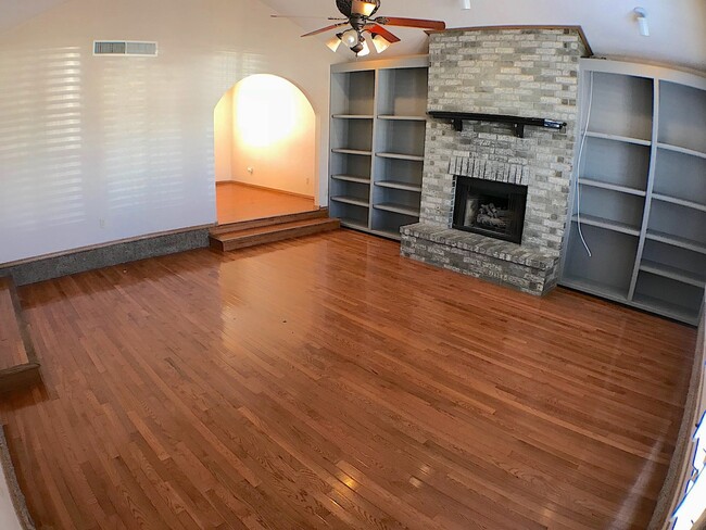 Photo - East El Paso Refrig A/C 3bed/2bath with Pool!