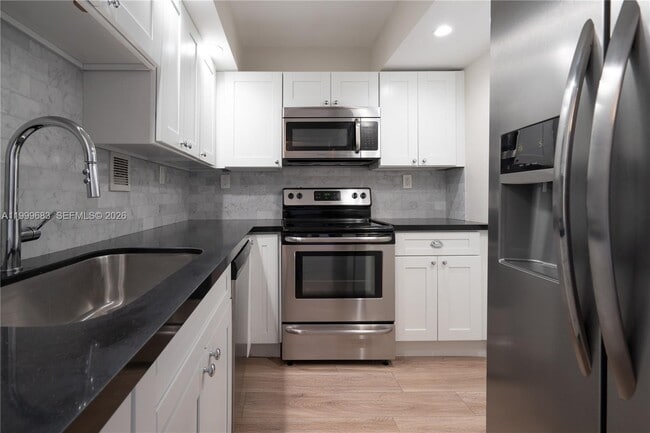 Photo - 1200 West Ave Unit 531