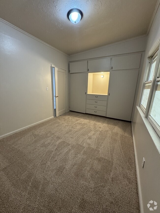 Building Photo - 415 N 3rd W Rental