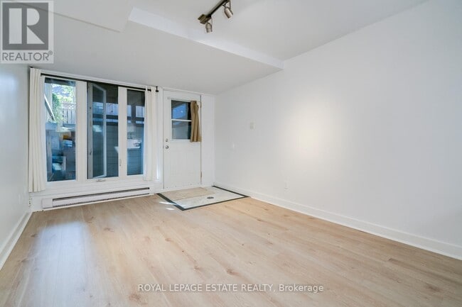Photo - 155 Langley Ave