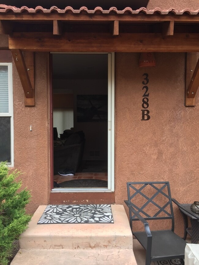 Building Photo - Manitou Springs Townhome