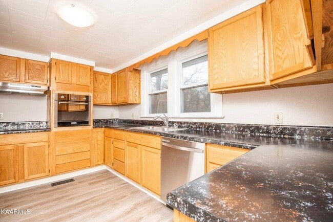 Photo - 703 W 2nd Ave