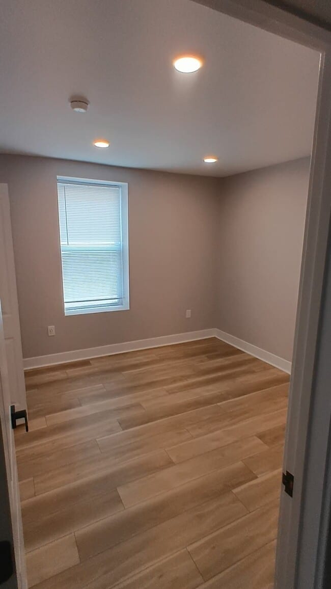 Photo - 325 N 40th St
