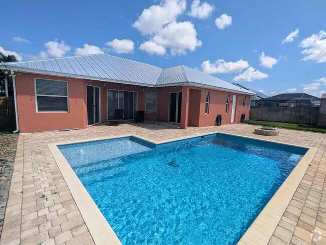 Building Photo - 359 SW Kestor Dr Rental