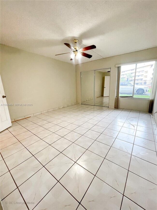 Photo - 9210 Fontainebleau Blvd Unidad 103