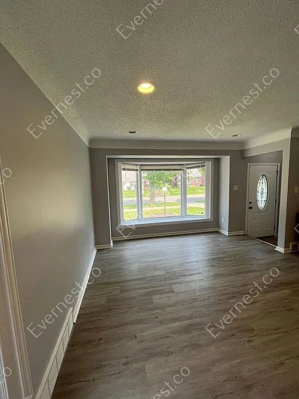 Photo - 14233 Piedmont St