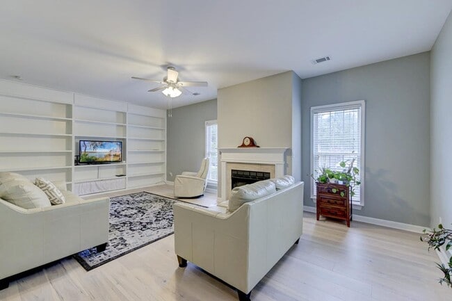 Photo - 3 Bedroom, 2.5 Bathroom Townhome in Ellington Woods - Mt Pleasant