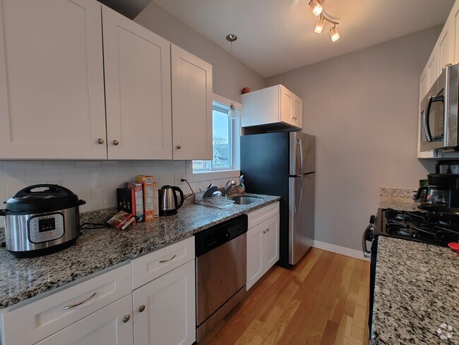 Building Photo - 289 Beacon St Unit 287 #1 Rental